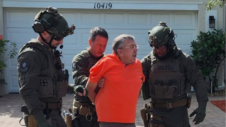 Florida Resident Impersonates Undercover Officer to Evade Background Check, Faces Arrest