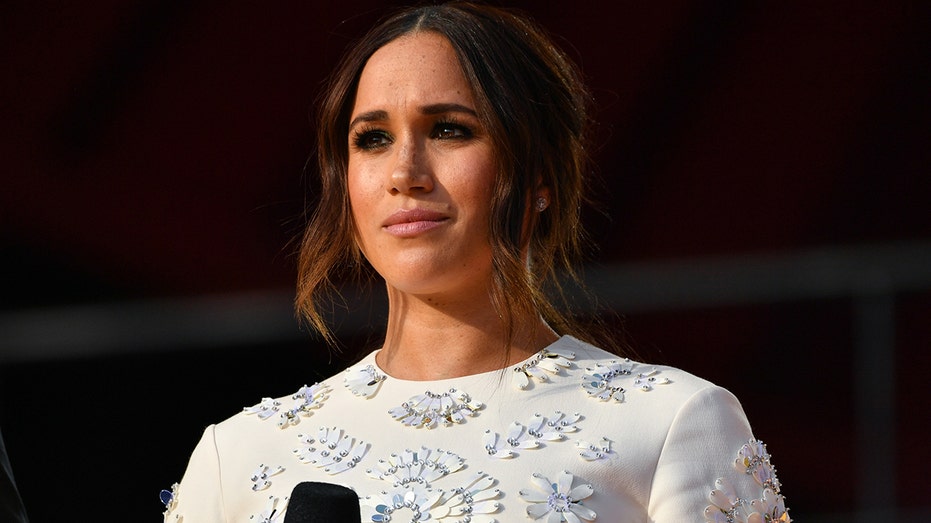 Meghan Markle’s Inconsistent Use of Sussex Name Raises Expert Concerns Over Royal Status Monetization