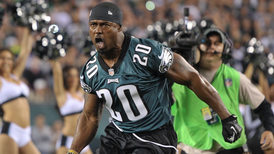 Brian Dawkins Talks About the ‘Tush Push’, Staying Healthy, and the Brilliance of Jalen Hurts