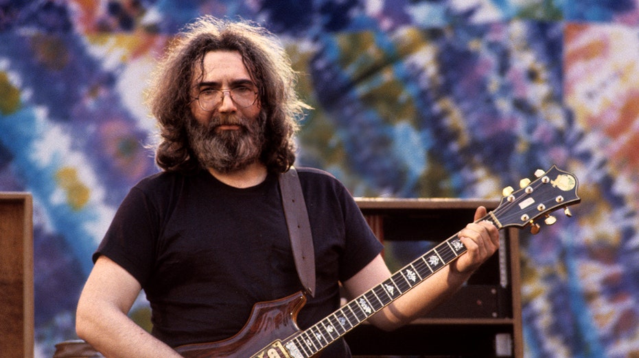 Drunken Duck on the Set of Grateful Dead’s ‘Hell in a Bucket’: Who’s Responsible?
