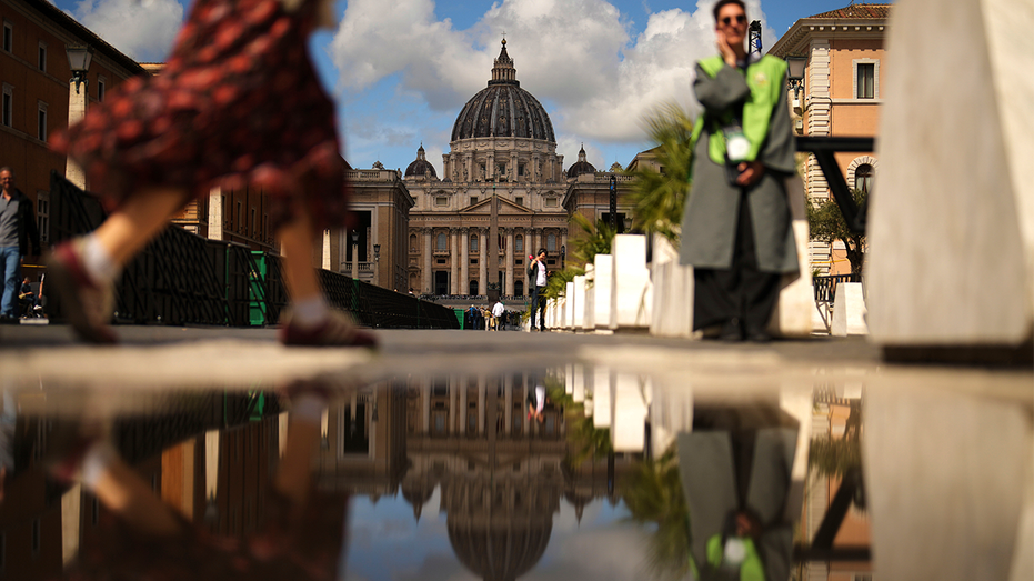 Cardinals Assemble in St. Peter’s Basilica for Final Liturgy Ahead of Papal Conclave